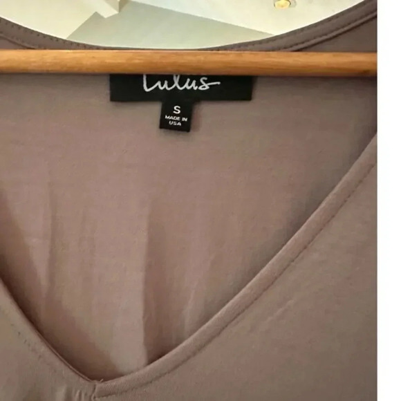 Lulu's Cold Shoulder‎ Shift Dress Size Small NWT - Picture 3 of 5